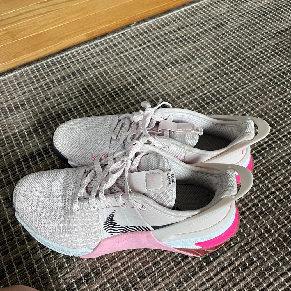 Nike lifting shoes